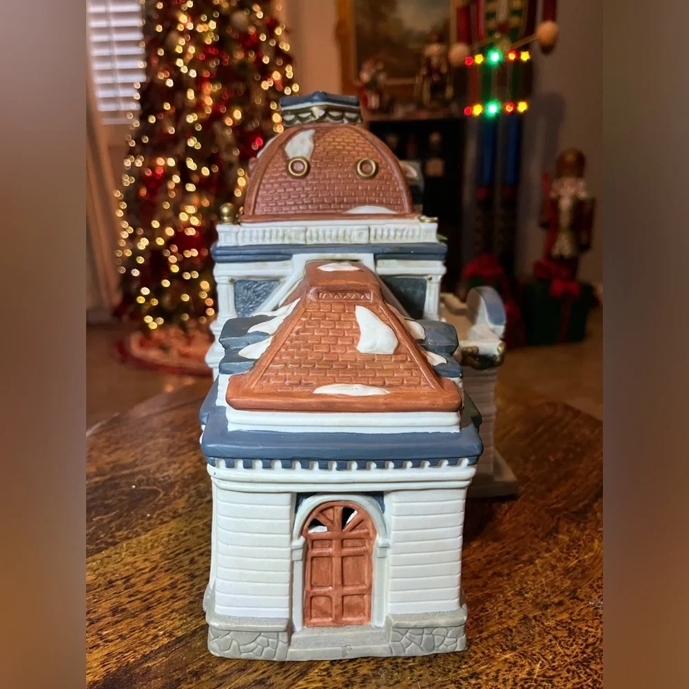 Mervyns Lighted Village Square Tenth Anniversary Museum 1996 Limited Edition